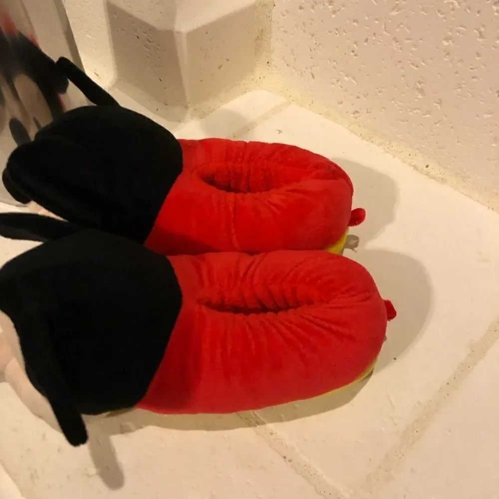 Disney Mickey Mouse big face slippers youth size 9/10